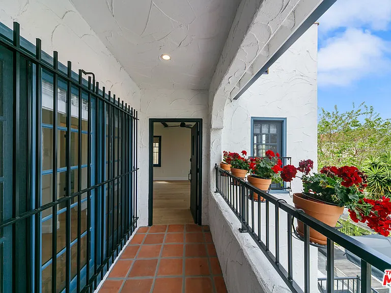 458 N Sierra Bonita Ave #460 — Photo 19