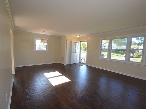 3rd image of 605 Durso Dr