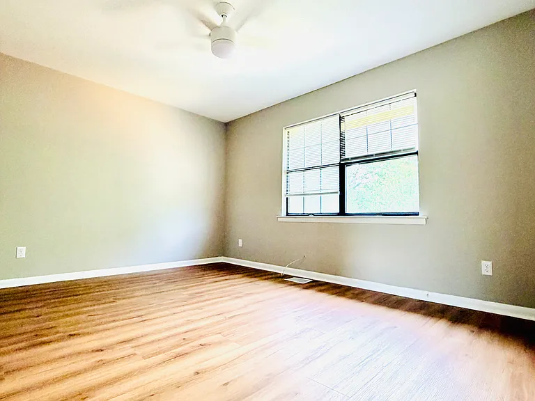 6 Almond Ct #5C — Photo 11