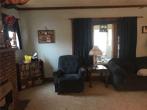 2nd image of 128 Thacher St