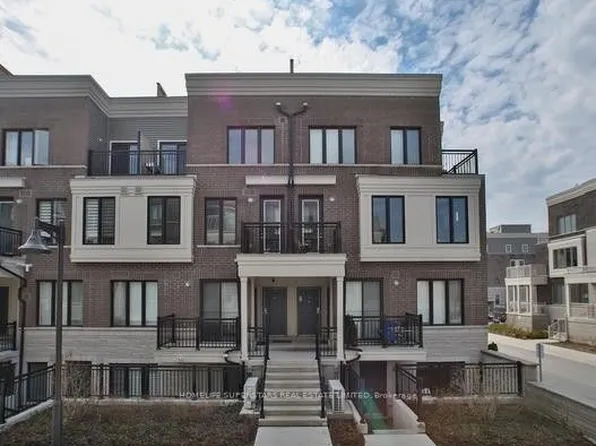70 Eastwood Park Gdns #Townhouse 4, Toronto, ON M8W 0B2
