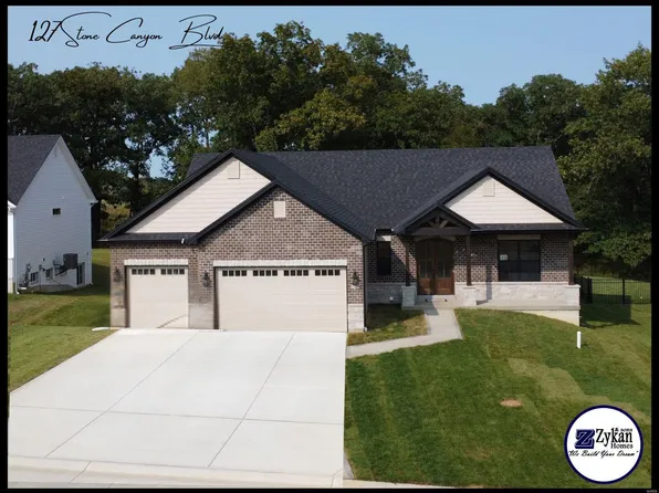 127 Stone Canyon Blvd, Foristell, MO 63348