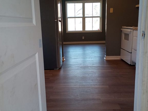 4th image of 2740 Van Brunt Blvd