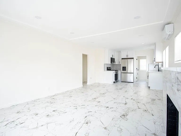 6352 Holabird St — Photo 3
