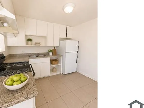 2334 W Dennett Ave, Fresno, CA 93728