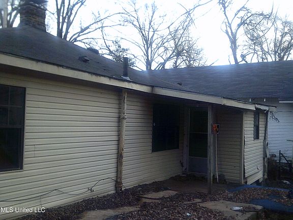 3rd image of 1135 S Mound St