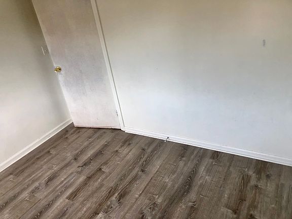 4th image of 504-506 Wilmot Ave #3