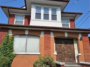 4689 Crysler Ave, Niagara Falls, ON L2E3V7