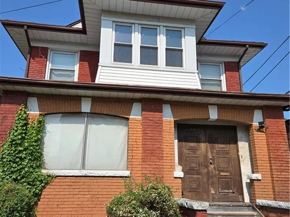 4689 Crysler Ave, Niagara Falls, ON L2E 3V7