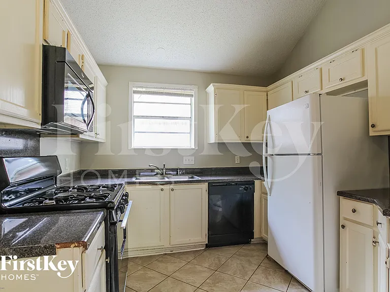 6426 New World Dr — Photo 7