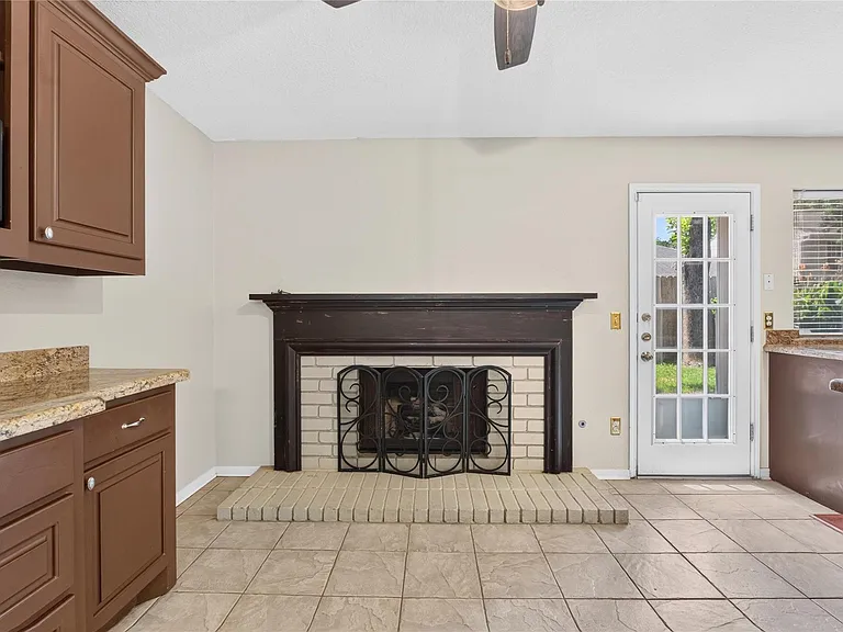 9211 Palm Shores Dr — Photo 8