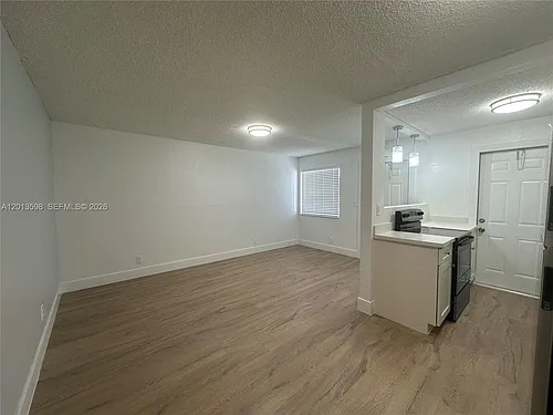 2325 Arthur St Photo 1