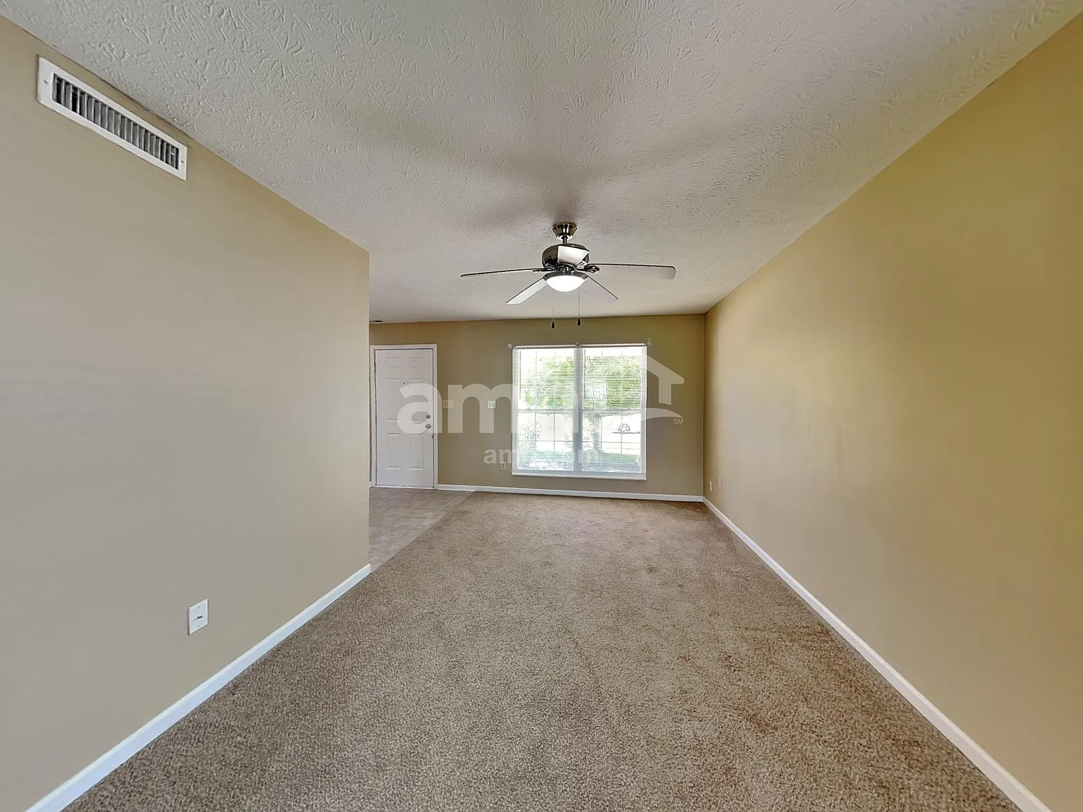 3 bed, 2.5 bath, 1472 sqft, $1,940 — Photo 4