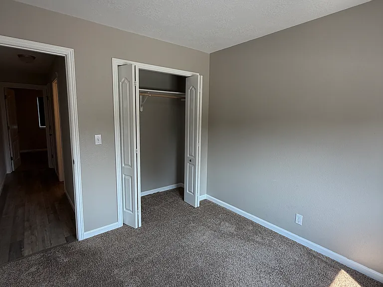 16566 N Liverpool Ln — Photo 13
