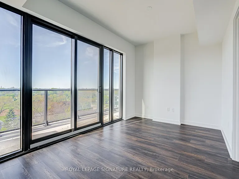 799 The Queensway #820 — Photo 22