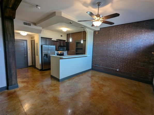 126 W A St APT 1D