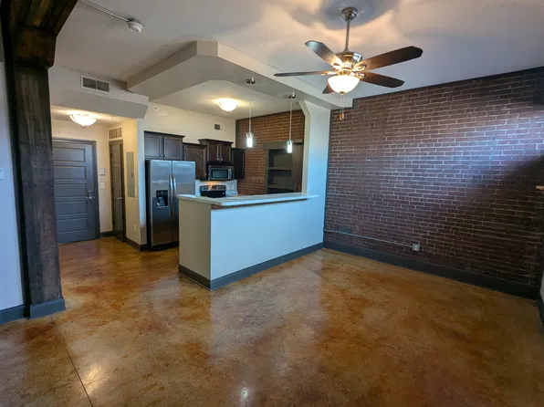 126 W A St, Belleville, IL