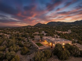 17 Sueno De Santa Fe, Santa Fe, NM 87505