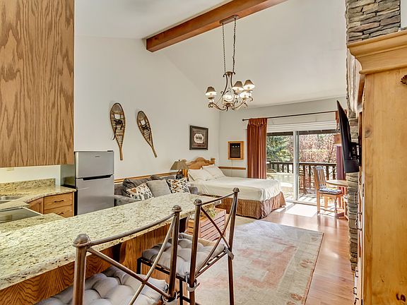 4th image of 2325 Sidewinder Dr #830