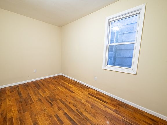 5th image of 166 Seymour Ave Floor 2