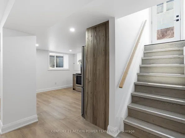 1831 S Haig Dr #2, Ottawa, ON K1G 2J2