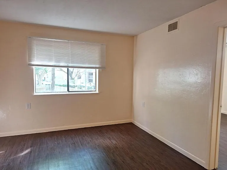 109 SE 16th Ave #Q101 — Photo 11