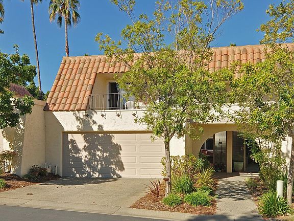 2nd image of 219 Casitas Bulevar