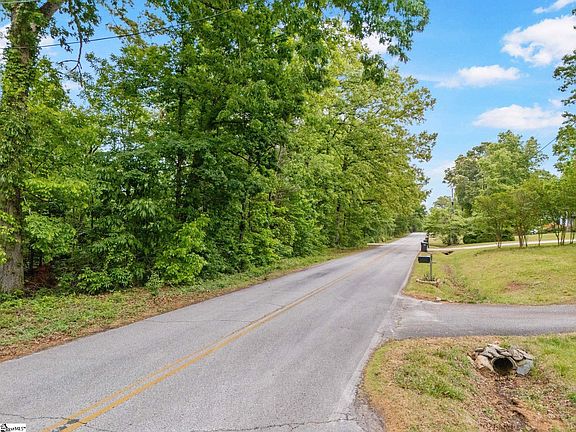 5th image of 32 Williams Rd