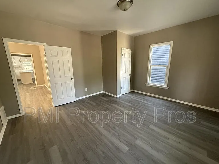 1943 N 38th St — Photo 3