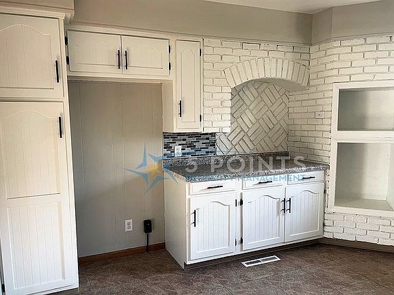 3rd image of 42 Helen Ave