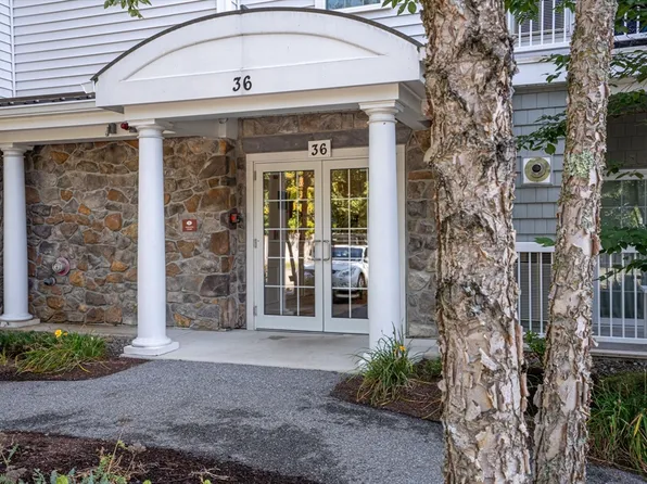 36 Augustus Ct Unit 3012, Reading, MA 01867