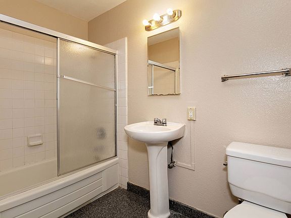 4th image of 1515 38th Ave APT 7
