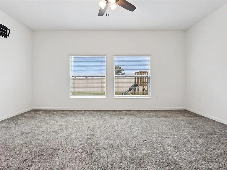 781 Taurus Ln — Photo 11