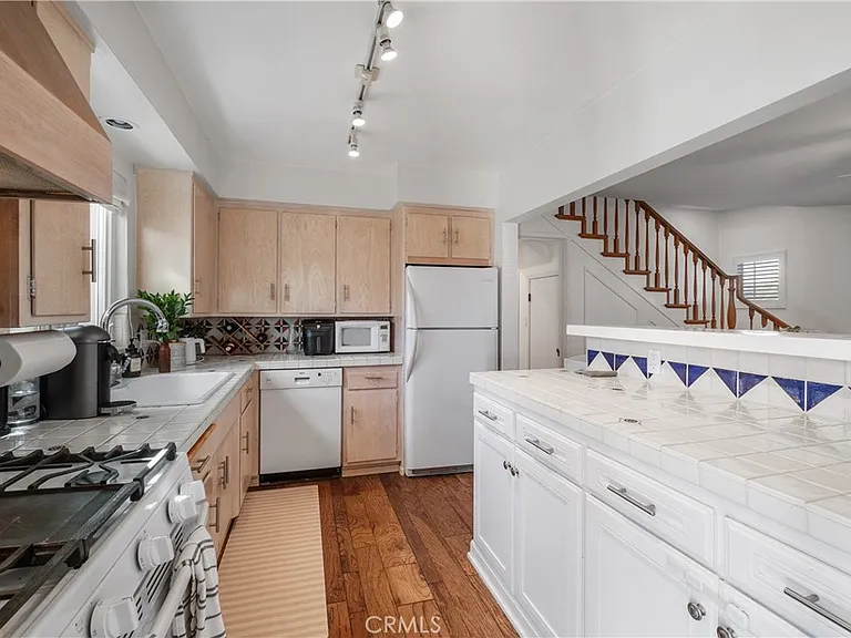 401 Arenoso Ln #A — Photo 7