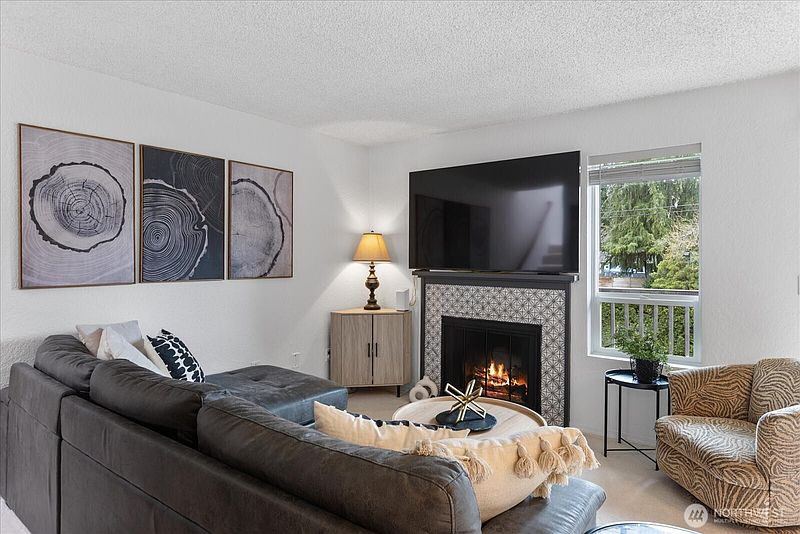 5th image of 21615 80th Avenue W #215