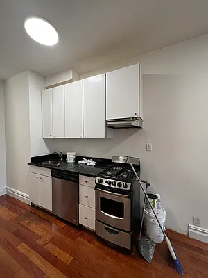 Rented by Sassouni Management | media 16