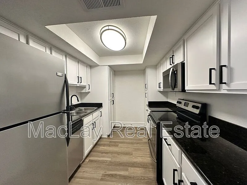 2 bed, 2.0 bath, 1184 sqft, $1,850 — Photo 4