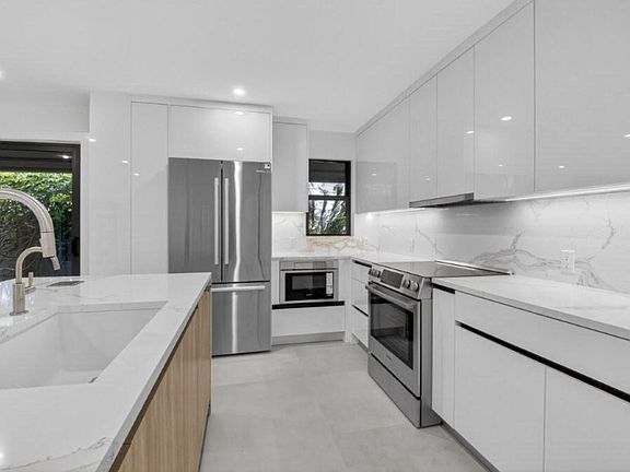 2nd image of 7126 Rain Forest Drive