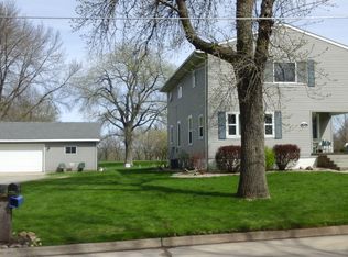 1923 N Carolina Ave, Mason City, IA 50401