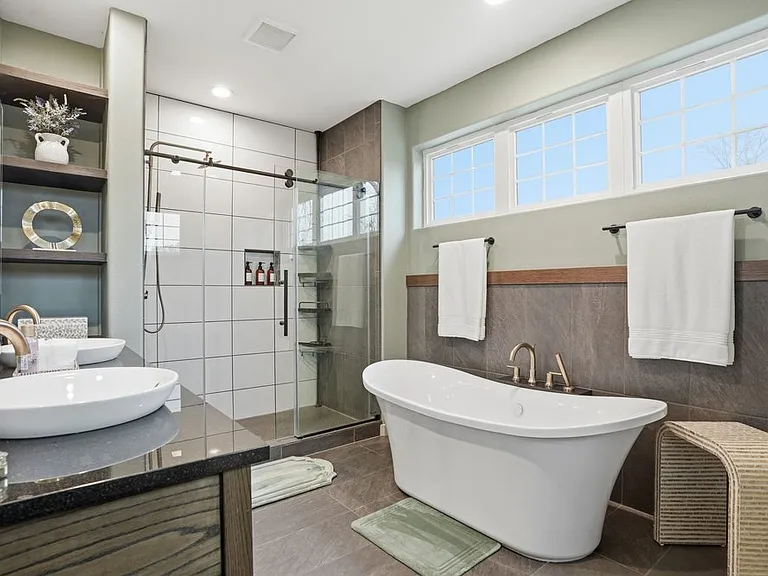 S Lewis Pl — Photo 11