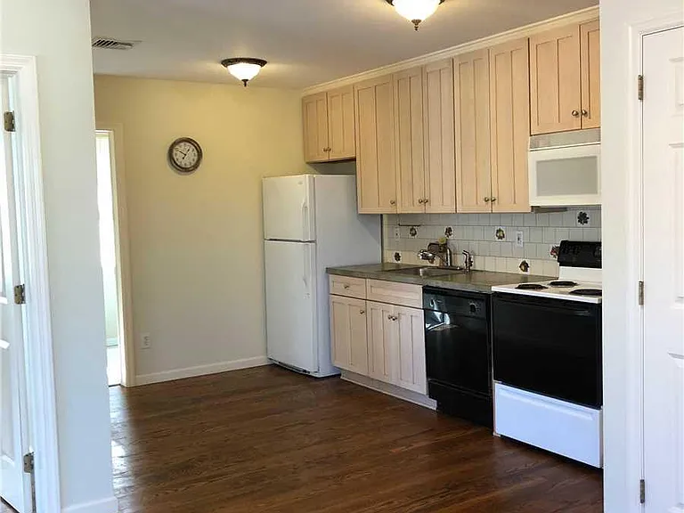 495 Montauk Hwy — Photo 3