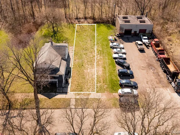 4677 18th St, Detroit, MI 48208