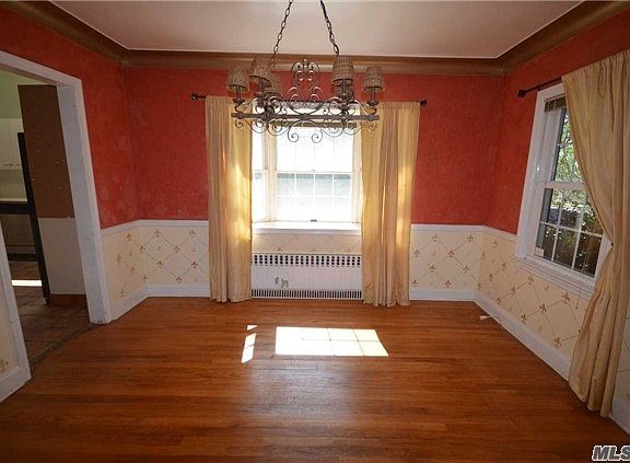 5th image of 205 King St