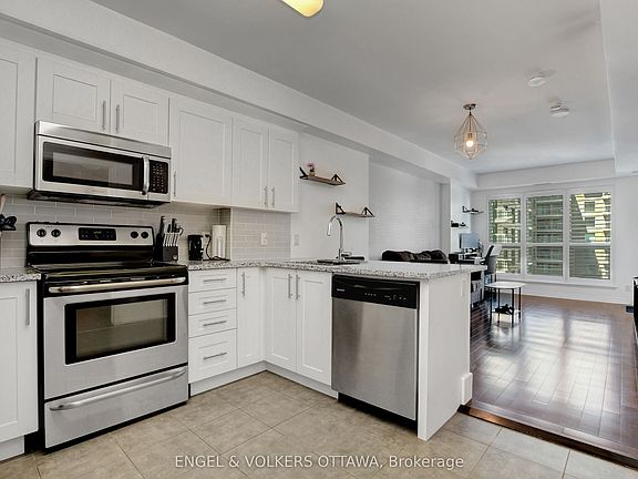 5th image of 242 Rideau St #1305