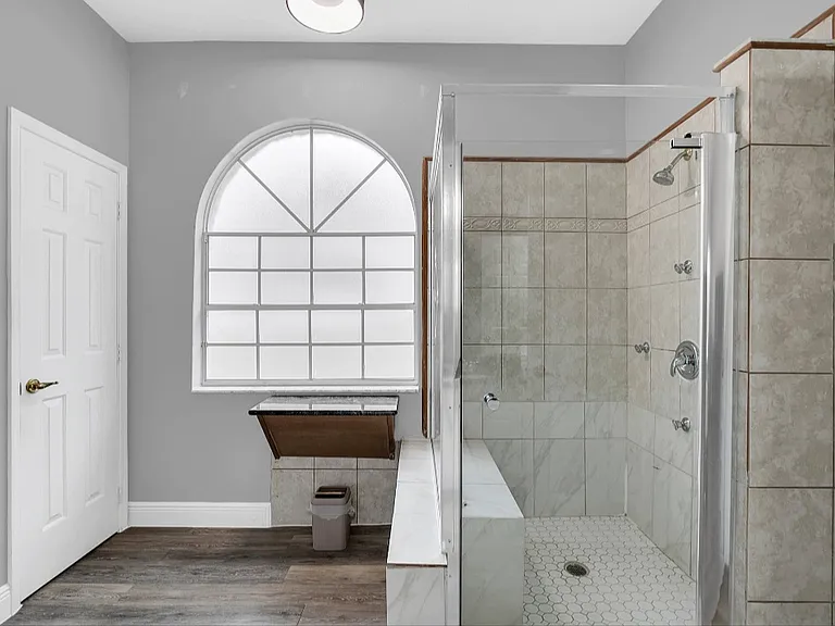 1031 Byerly Way — Photo 16
