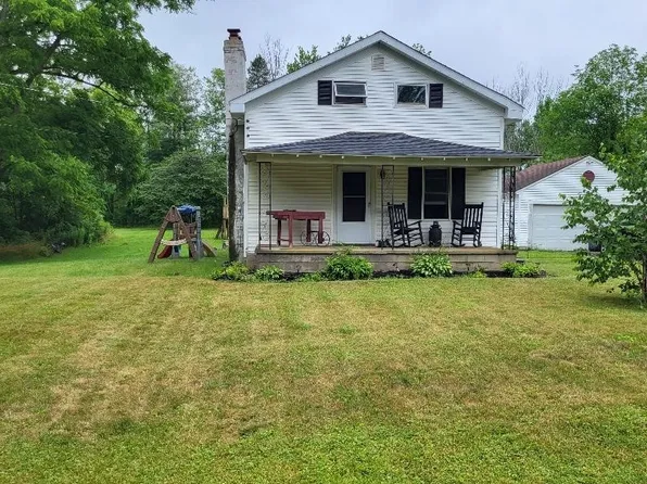 7473 Heinrich Rd, Hamburg, NY 14075