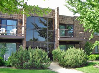 271 W 1st St APT 1B, Elmhurst, IL