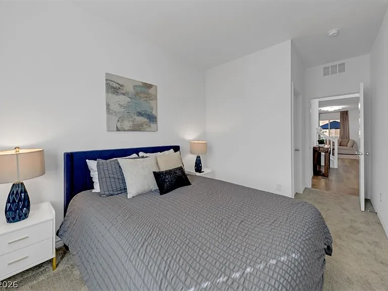 299 Mount Tyndall St — Photo 9