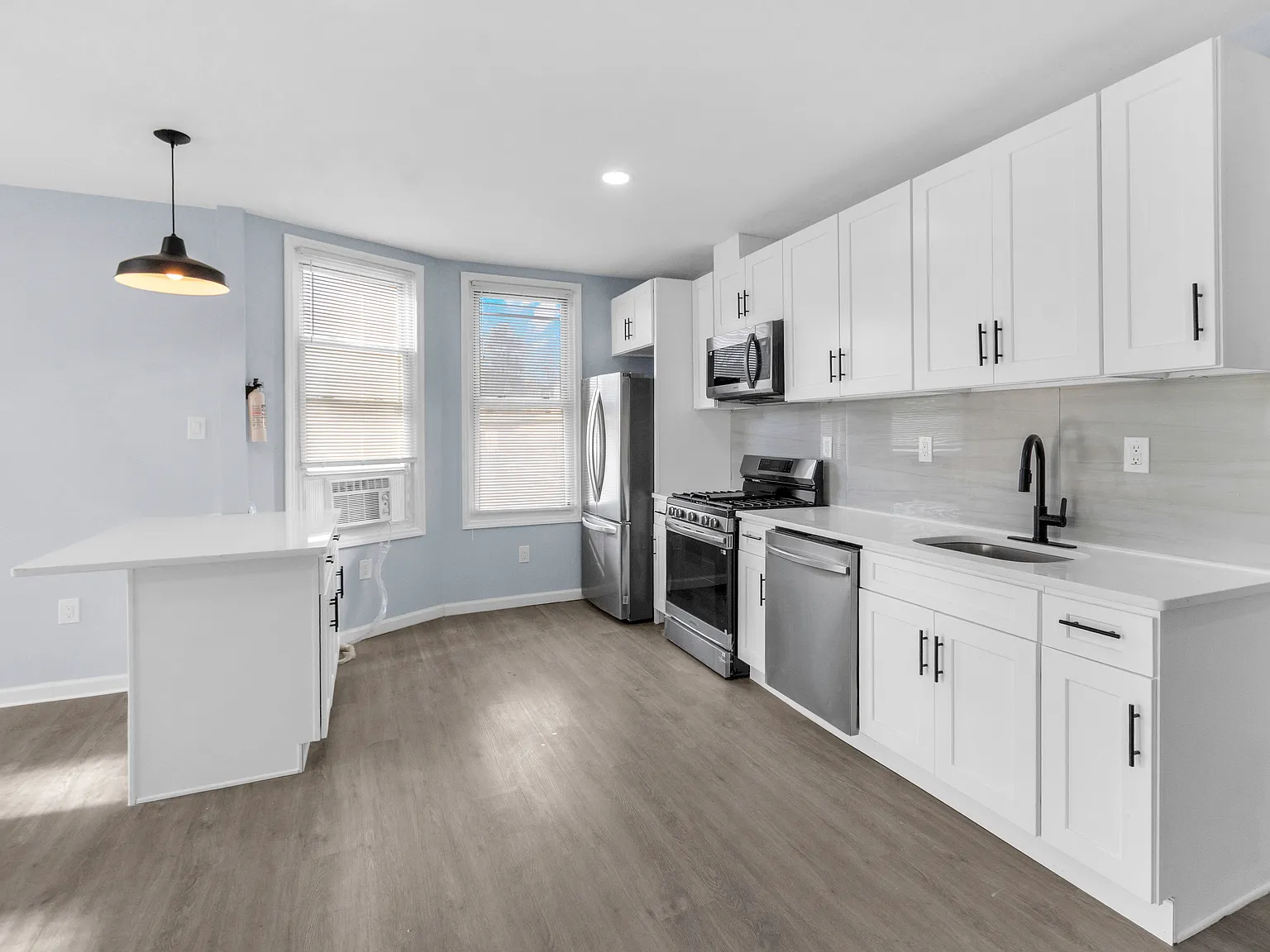 2 bed, $2,300 — Photo 2