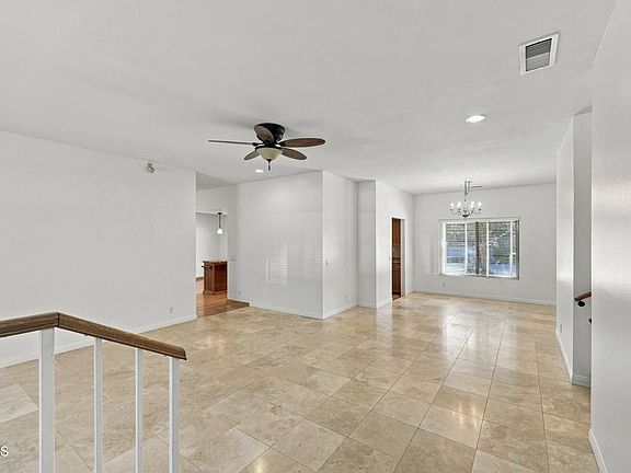 3rd image of 1747 Meander Dr